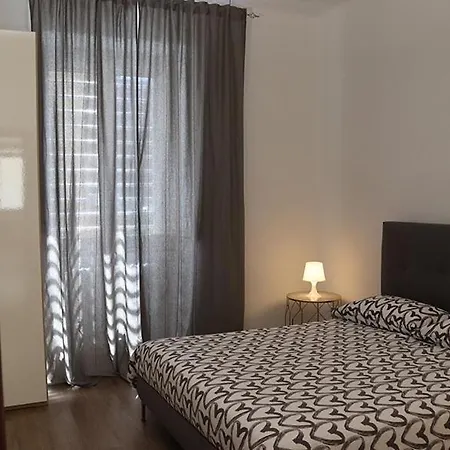 Alex's House Apartman Bari