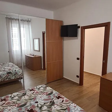 Alex's House Apartman *